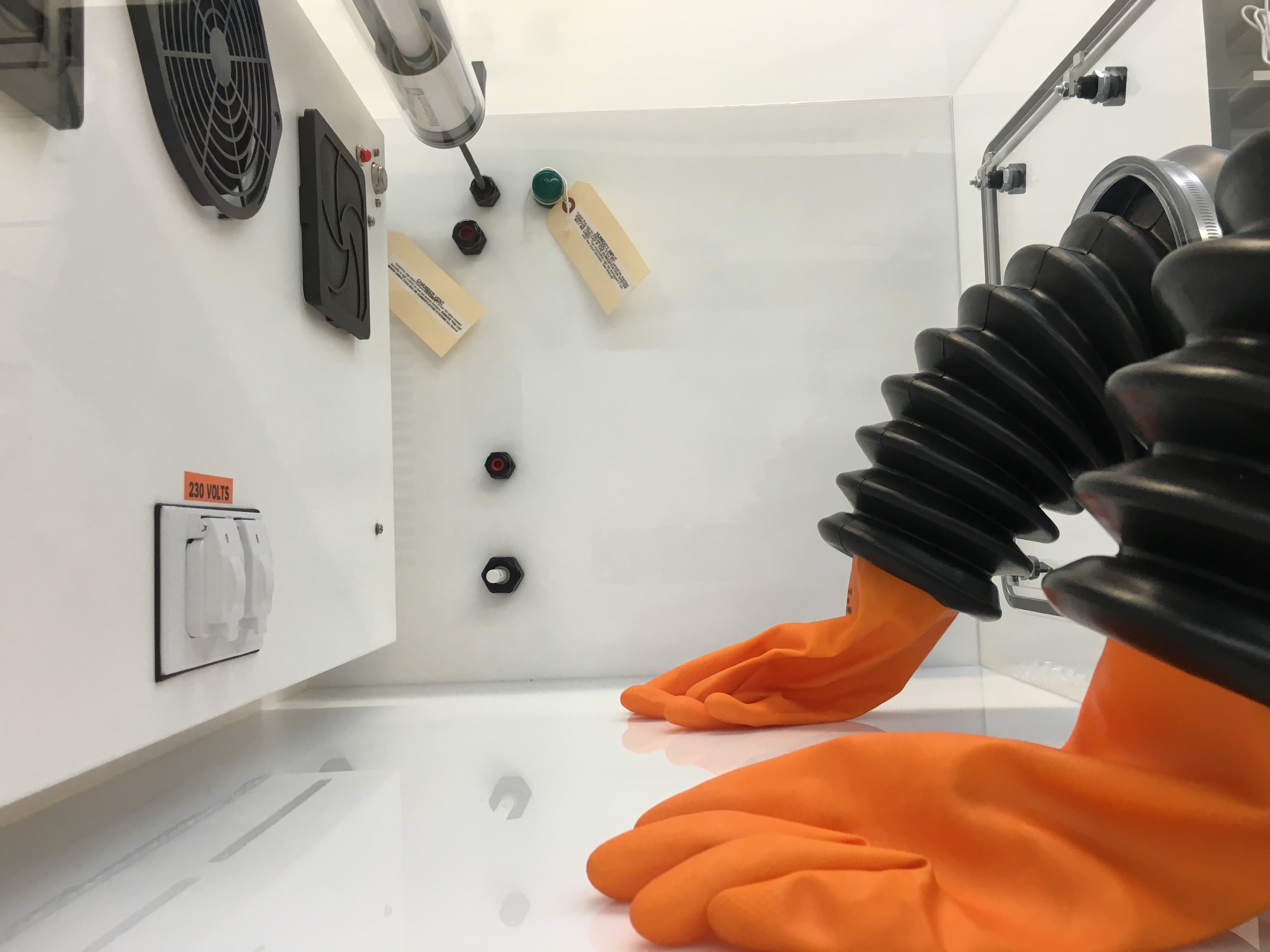 Model 5532 Series Large Integrated Environmental Chamber/Glove Box