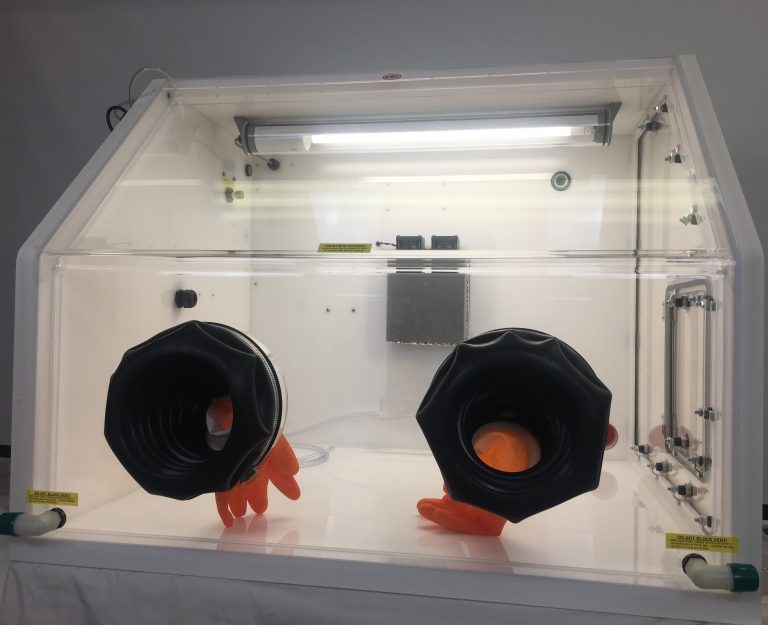 Model 5515 Sub-Zero Environmental Glovebox 2 Ports - Interior Light Highlighted