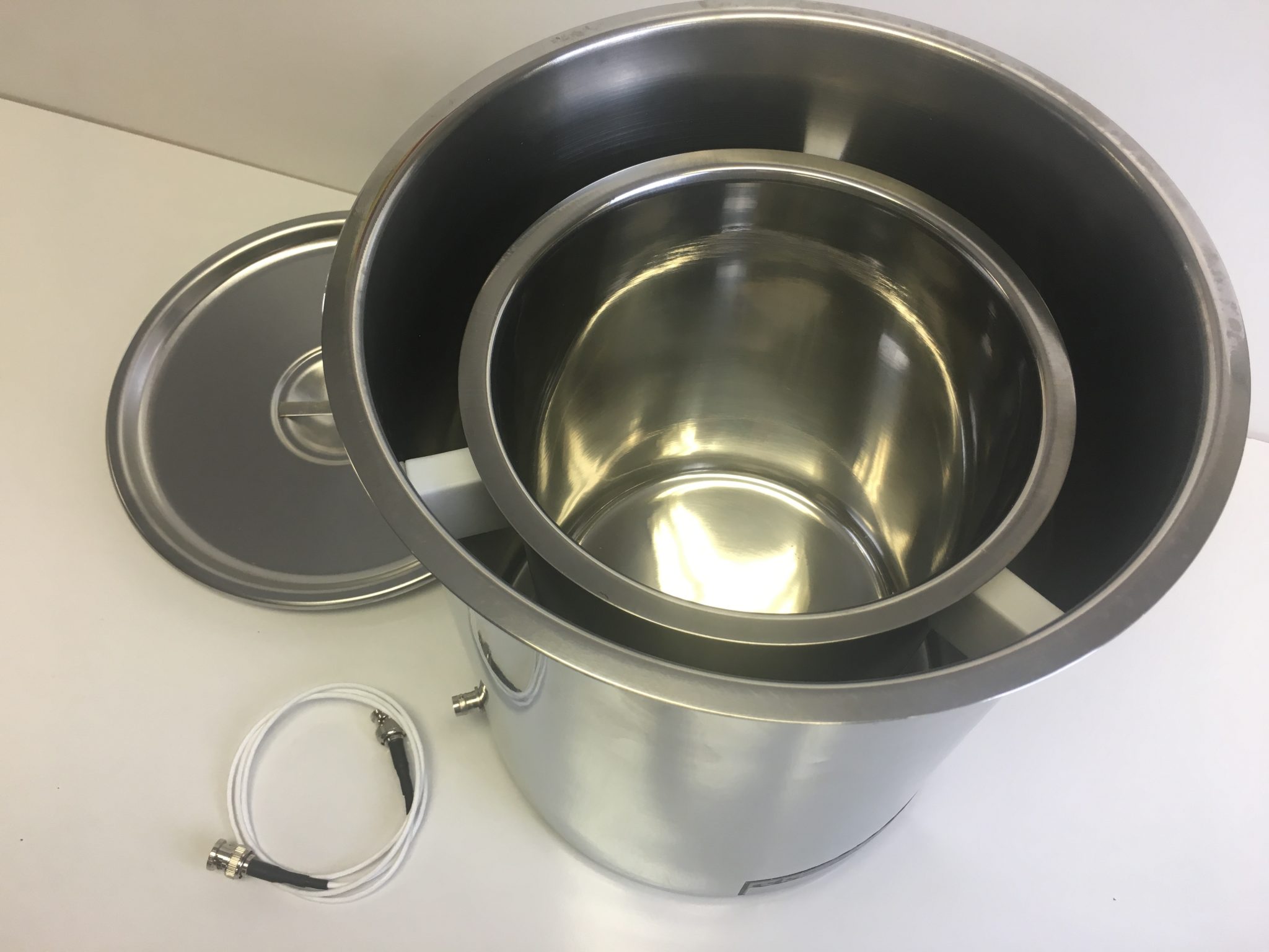Model 232  – Large Faraday Cup (6-1/2″ Inside Diameter)