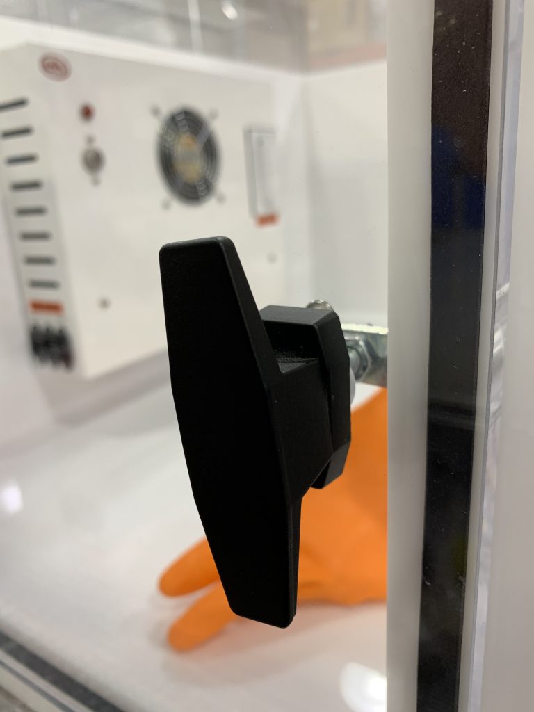 M 5506 Series Glove Box Chamber with Heating and Cooling -Side Door Handle