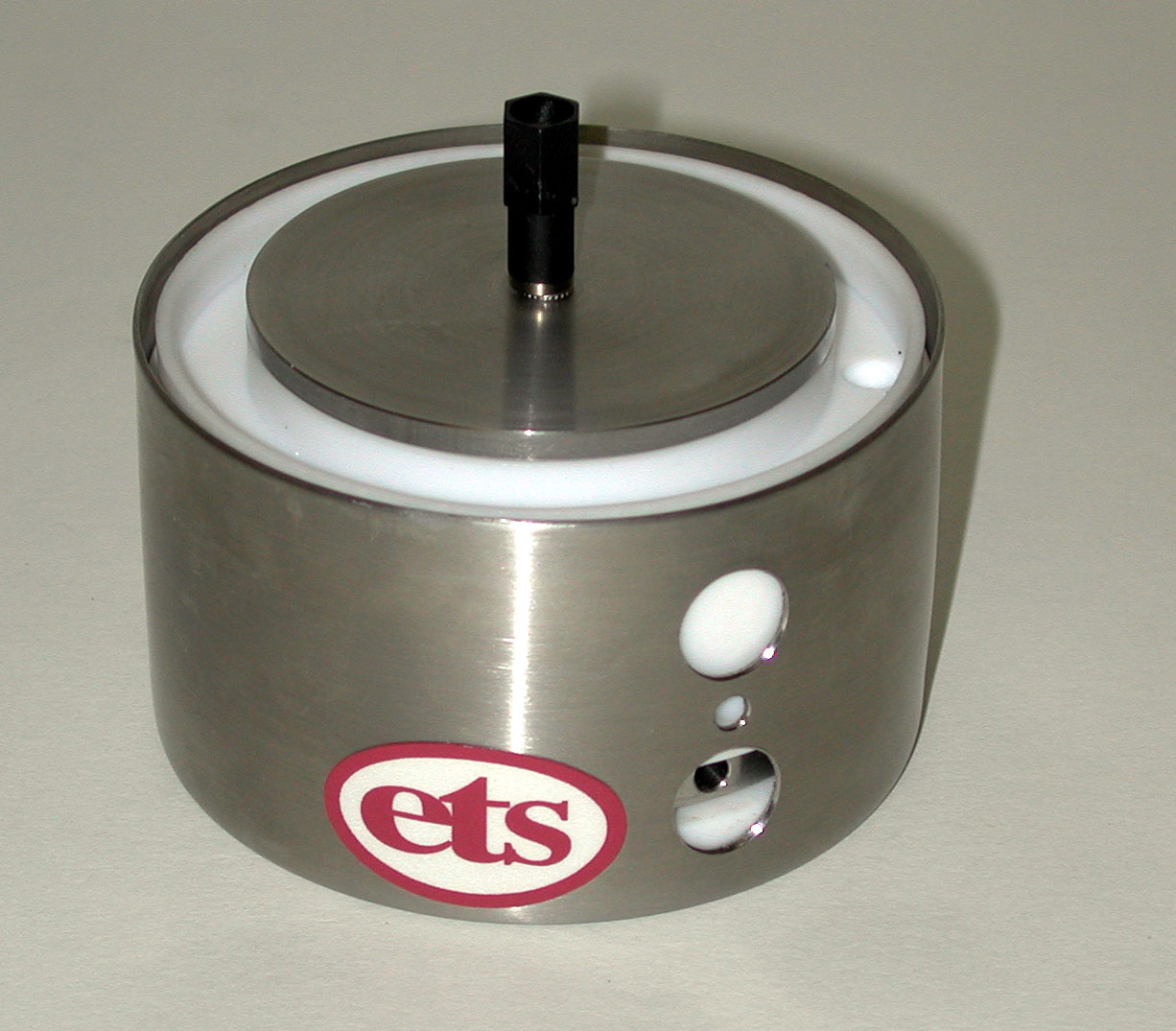 M 828 – Volume Resistivity Test Cells for Liquids and Powders